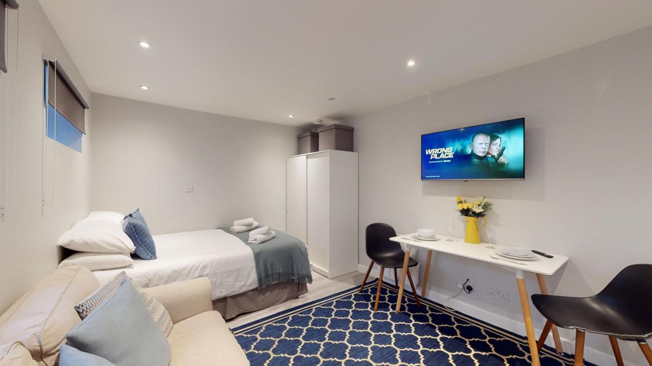 Wimbledon Studios Лондон Экстерьер фото